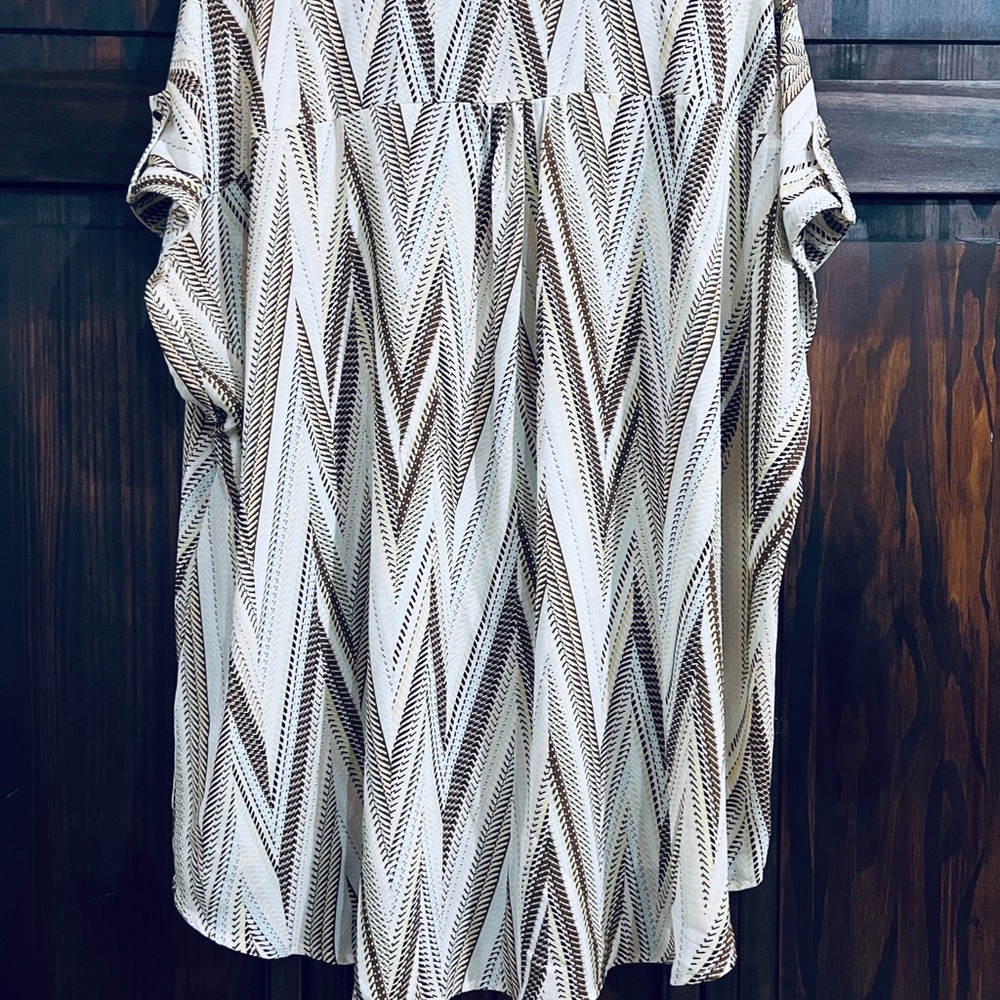 Cato 22/24W Chevron Patterned Women's Top - Picture 2 of 3